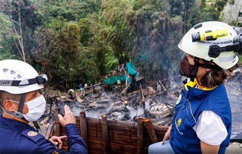 Fotos Y Video Incendio En Sector La Carrilera En Manizales Dejó 8