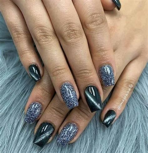 Sparkly Black Nails With Glitter To Give You That Extra Glam