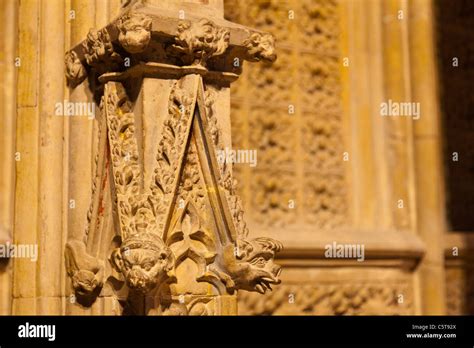 Lincoln cathedral interior hi-res stock photography and images - Alamy