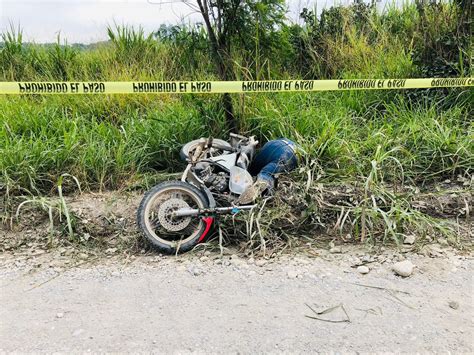 Muere motociclista al chocar contra árbol en Mante