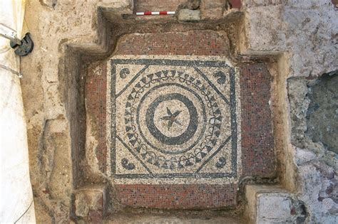 Archaeologists Discover Completely Unique Roman Mosaics In London