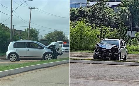 Motorista Fica Ferido Ao Bater Carro Em Poste De Energia Em Itapeva