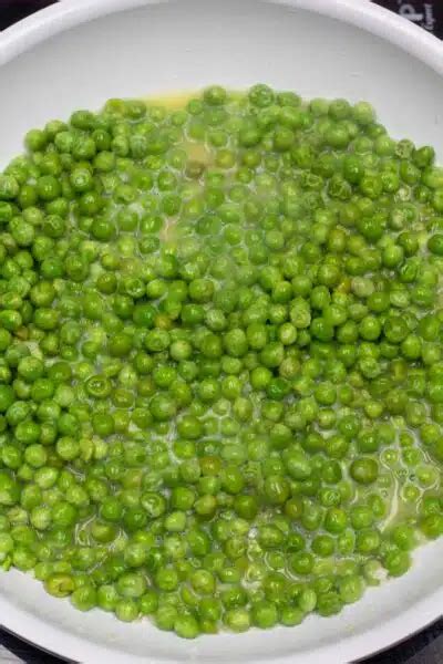 how long to boil frozen peas