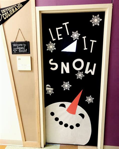 25 Cheerful And Beautiful Winter Door Decorations For Holiday Season