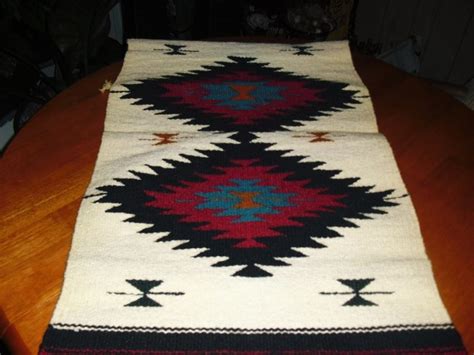 AUTHENTIC NATIVE AMERICAN NAVAJO HAND WOVEN RUG VINTAGE EXCELLENT