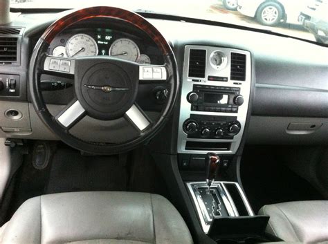 2006 Chrysler 300C SRT-8 - Interior Pictures - CarGurus