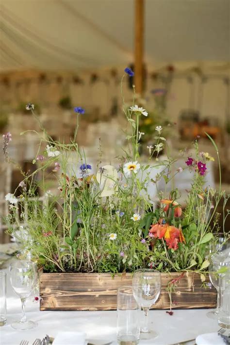 47 Beautiful And Natural Wildflower Wedding Ideas Weddingomania