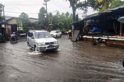 Banjir Di Kota Malang Disebabkan Hujan Intensitas Tinggi Antara News