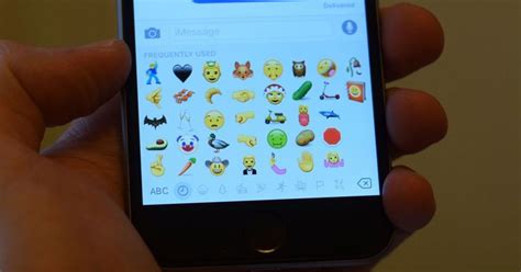 Bacon Avocado And Selfie Emoji Are On The Way Emoji New Emojis