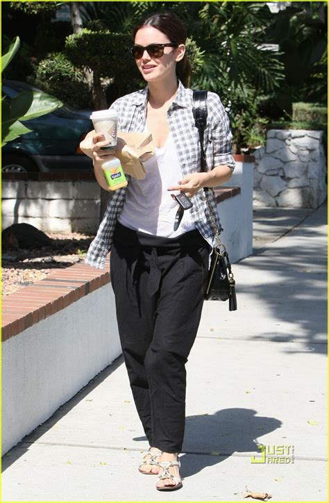 Rachel Bilson Gets Naked With The Bagel Broker Photo 2262131 Rachel