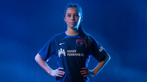 San Diego Wave FC Signs 15-Year-Old Local Forward Melanie Barcenas ...