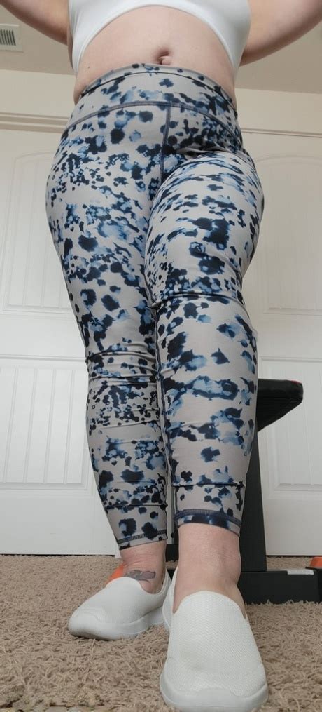 Obese Amateur Busty Kris Ann Gets Naked While Working Out At Home Coedcherry