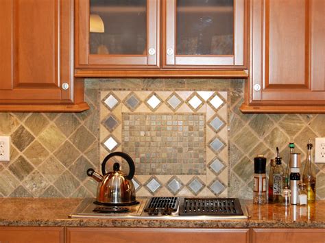 Tumbled Travertine Tile Backsplash