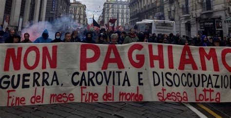 Giù Le Armi Su I Salari Napoli Si Mobilita Per La Pace E Contro Il