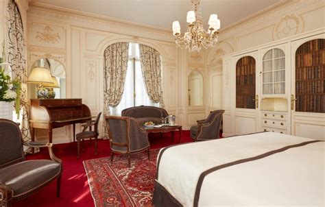 Hotel Raphael - Rooms For Change