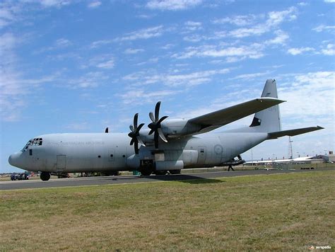 Picture Of C 130 Aircraft