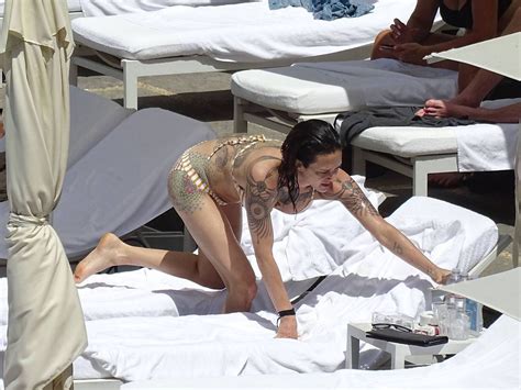 Asia Argento Sexy In Bikini 25 Photos The Fappening