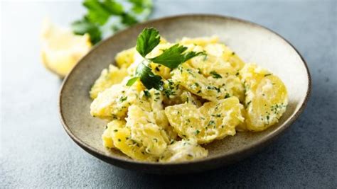 Cette Salade De Pommes De Terre Aux Herbes Va Ravir Vos Papilles