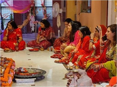 Varanasi Women Celebrated Karwa Chauth 2023 See Celebration Pictures Ann Karwa Chauth 2023