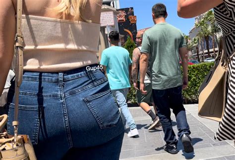 Oc Blonde Pawg With A Perfect Round Ass In Jeans Friend Tight Jeans Forum
