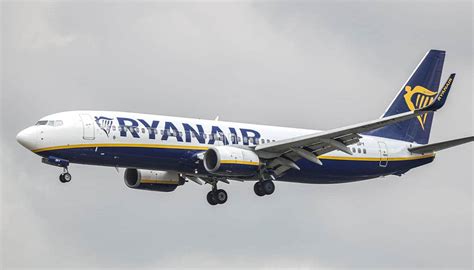 Incendio Sul Volo Ryanair Partito Da Bologna Atterraggio D Emergenza