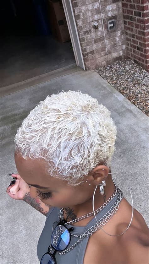 Pin By Kavesa Umeka On Quick Saves Short Platinum Blonde Hair Short