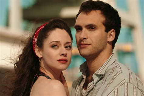 La foto de familia de Cuéntame con el regreso de Carlos y Karina Series