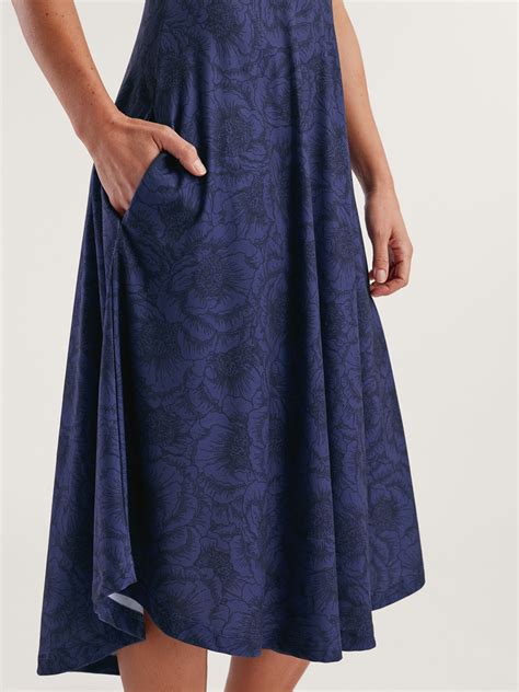 Built-in Bra Travel Dress: Piper Midi Dress | Title Nine