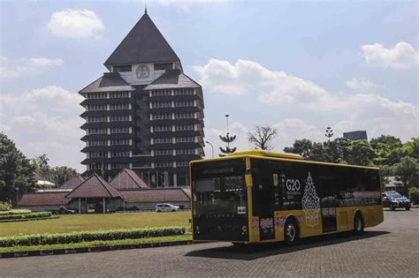 FOTO Dukung Presidensi G20 UI Dan MAB Serahkan Bus Listrik