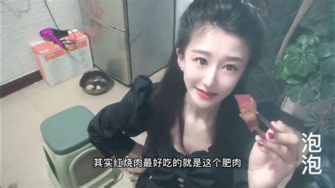 大口吃肉大碗喝酒，东北女汉子的豪爽一面，奶奶说养不起找人接手 Youtube