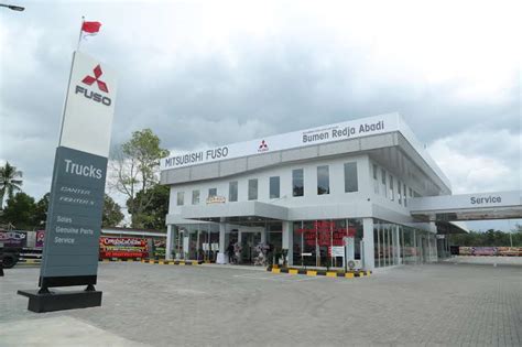 Ktb Resmikan Diler Mitsubishi Fuso Ke Di Indonesia Oto Mounture