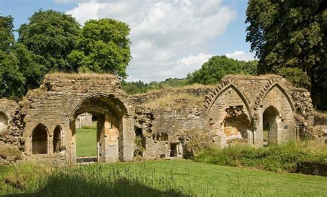 Hailes Abbey - English Heritage - The Great British School Trip