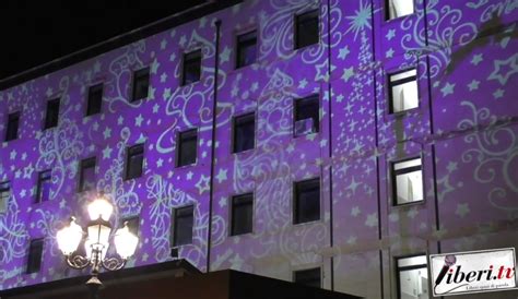 Le Luminarie E Lo Spettacolo Delle Proiezioni Immersive Del