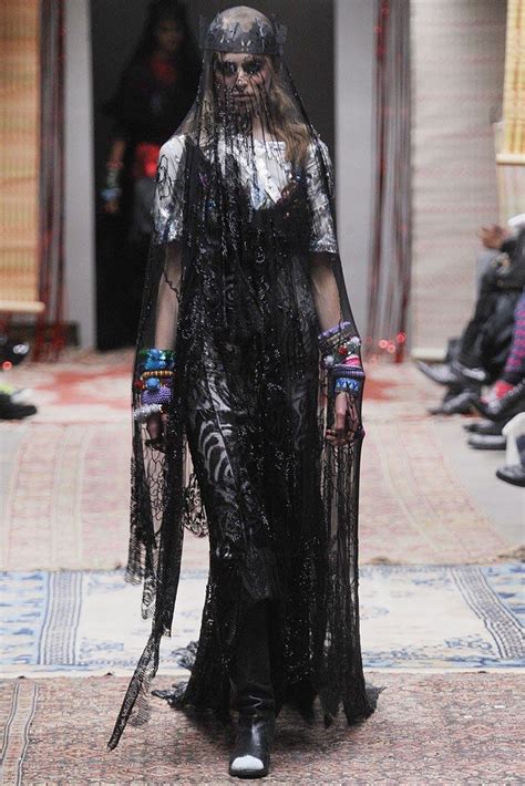 20 Of The Best Gothic Runway Looks Of All Time Gothic Fashion Dark