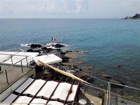 Aperitivo Sul Mare A Genova Ecco I Migliori Locali Dove Andare