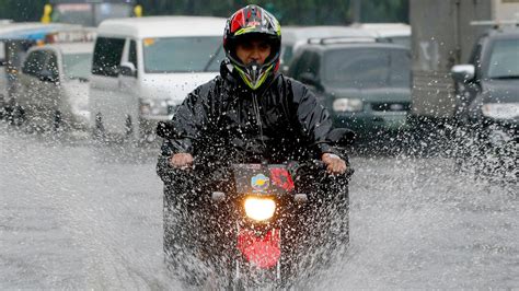 Pilihan Ban Sepeda Motor Yang Tepat Saat Musim Hujan Otomotif