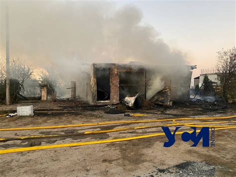 Под Одессой сгорел ретрит-центр (фото). Читайте на UKR.NET