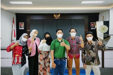 Tim Pkm Ugm Lakukan Penelitian Bahasa Campuran Di Kalangan Mahasiswa