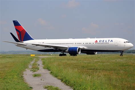 N174DZ Boeing 767 332 ER Delta Air Lines MXP Flickr