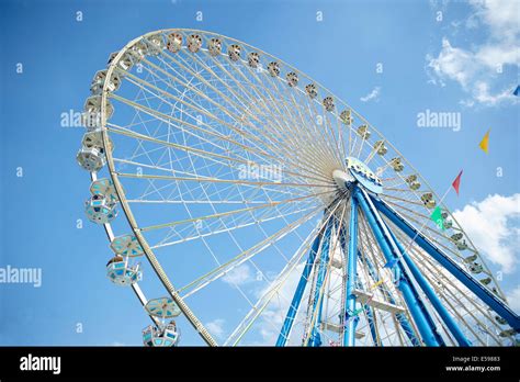 Funfair Space Hi Res Stock Photography And Images Alamy