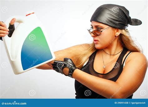 Sexy Babe Met Olie Stock Foto Image Of Zuigeling Groot