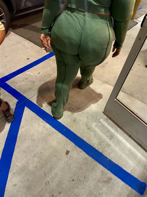 Huge Big Booty Donk BBW Spandex Leggings Yoga Pants Forum