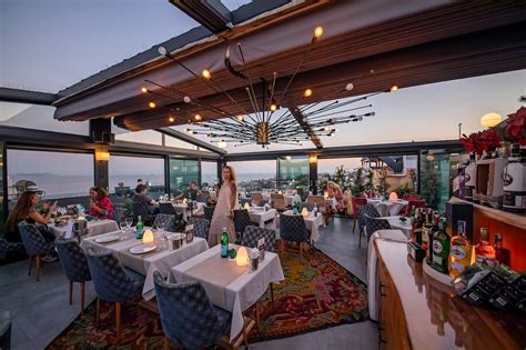 Best Rooftop Bars & Restaurants In Istanbul: Full 2023 Guide