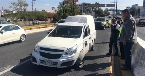 Camioneta Choca Contra Camell N Sobre La Salvador Nava