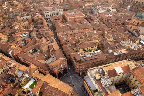 Bologna Caccia Al Tesoro E Tour Autoguidato Dei Punti Salienti