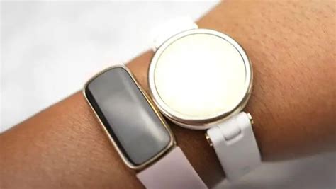 11 Best Smartwatches For Women With Small Wrists In 2025