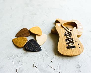 Как выбрать медиатор для гитары? Читайте в блоге Soundmaster