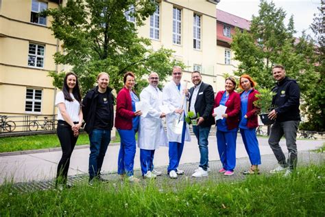 Helios Klinikum Erfurt übernimmt Baumpatenschaften für Neugeborene