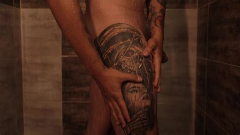 Me Toco Mi Verga Enorme Mientras Tomo Una Ducha Caliente Pornhub Gay