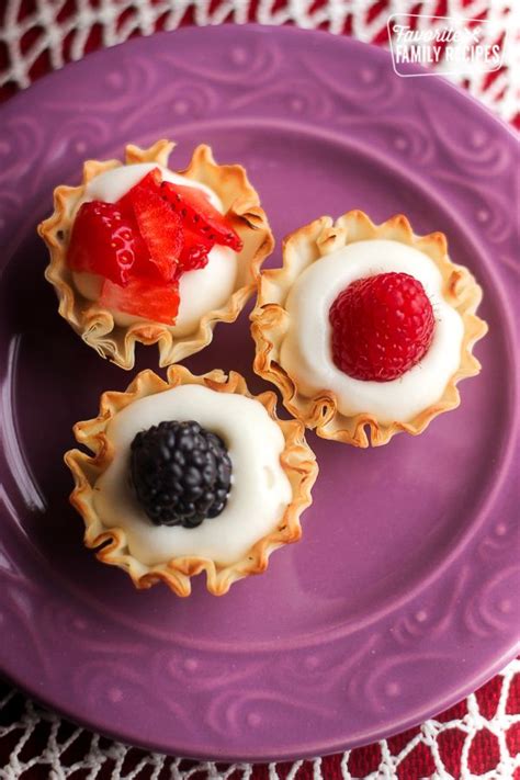 Easy Phyllo Fruit Cups Small Desserts, Mini Desserts, Easy Desserts ...